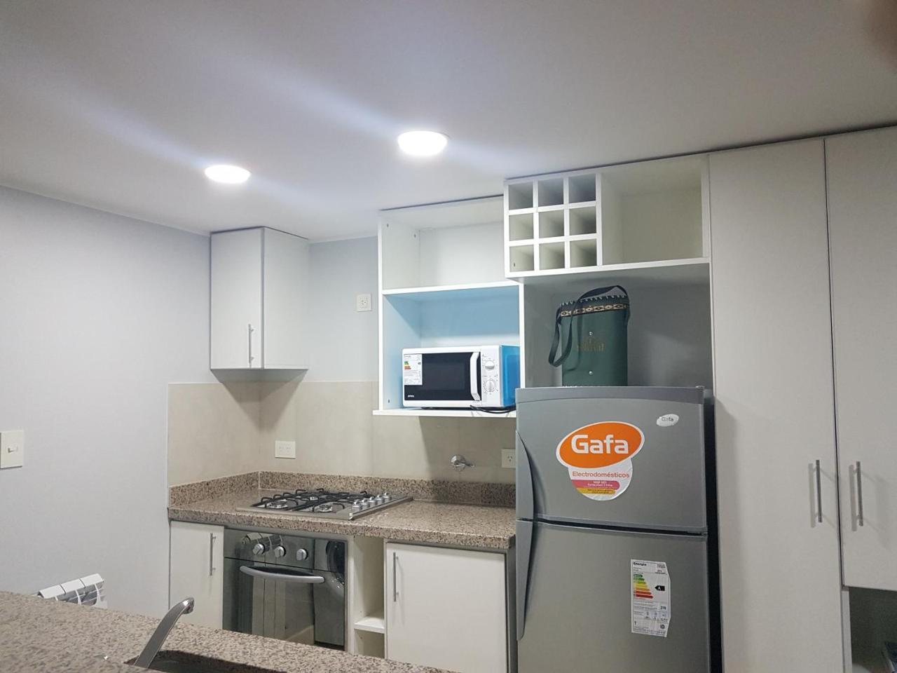 Leguizamon Suite Con Cochera 萨尔塔 外观 照片
